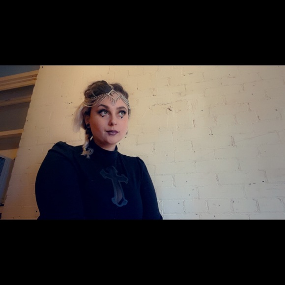 Meet your Posher, Dahlia - Picture 1 of 2